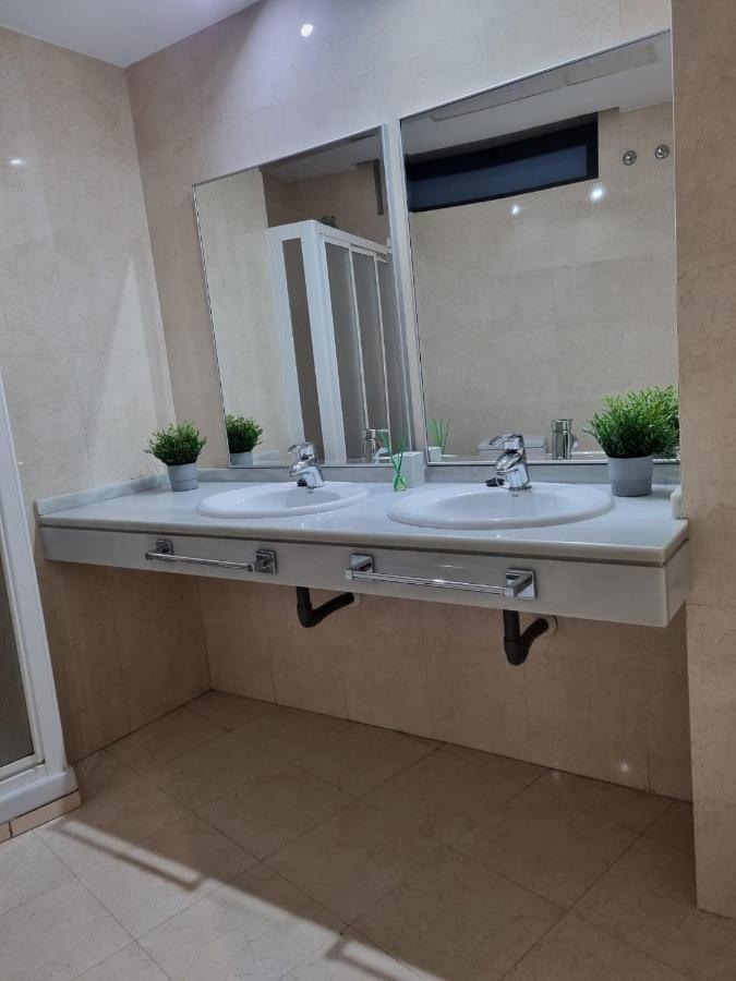 San Bernardo Family Apartment Seville Exterior photo