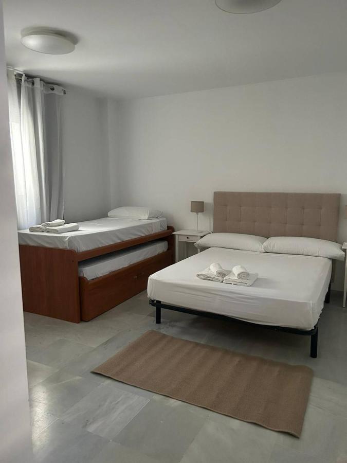 San Bernardo Family Apartment Seville Exterior photo