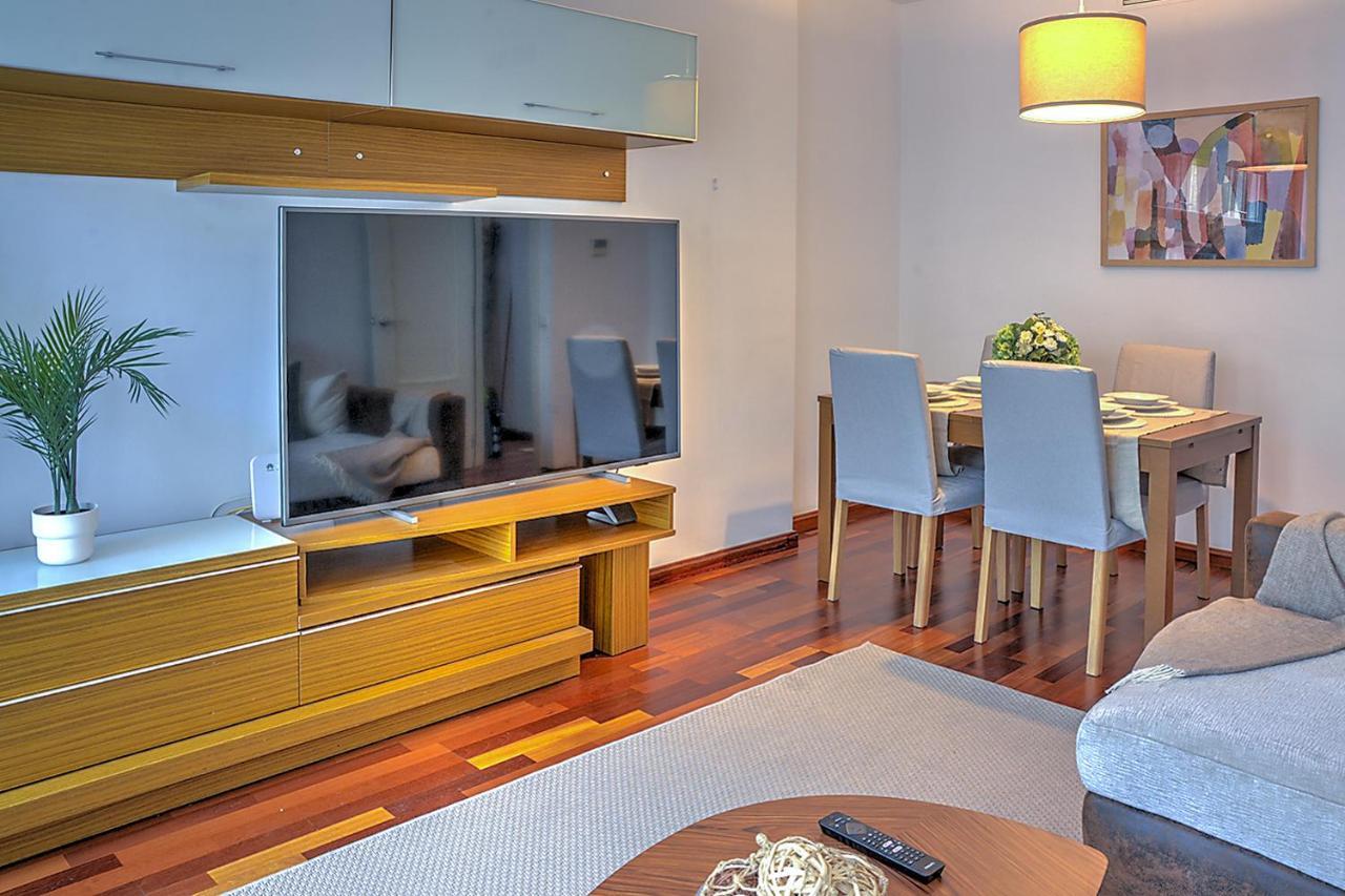 San Bernardo Family Apartment Seville Exterior photo