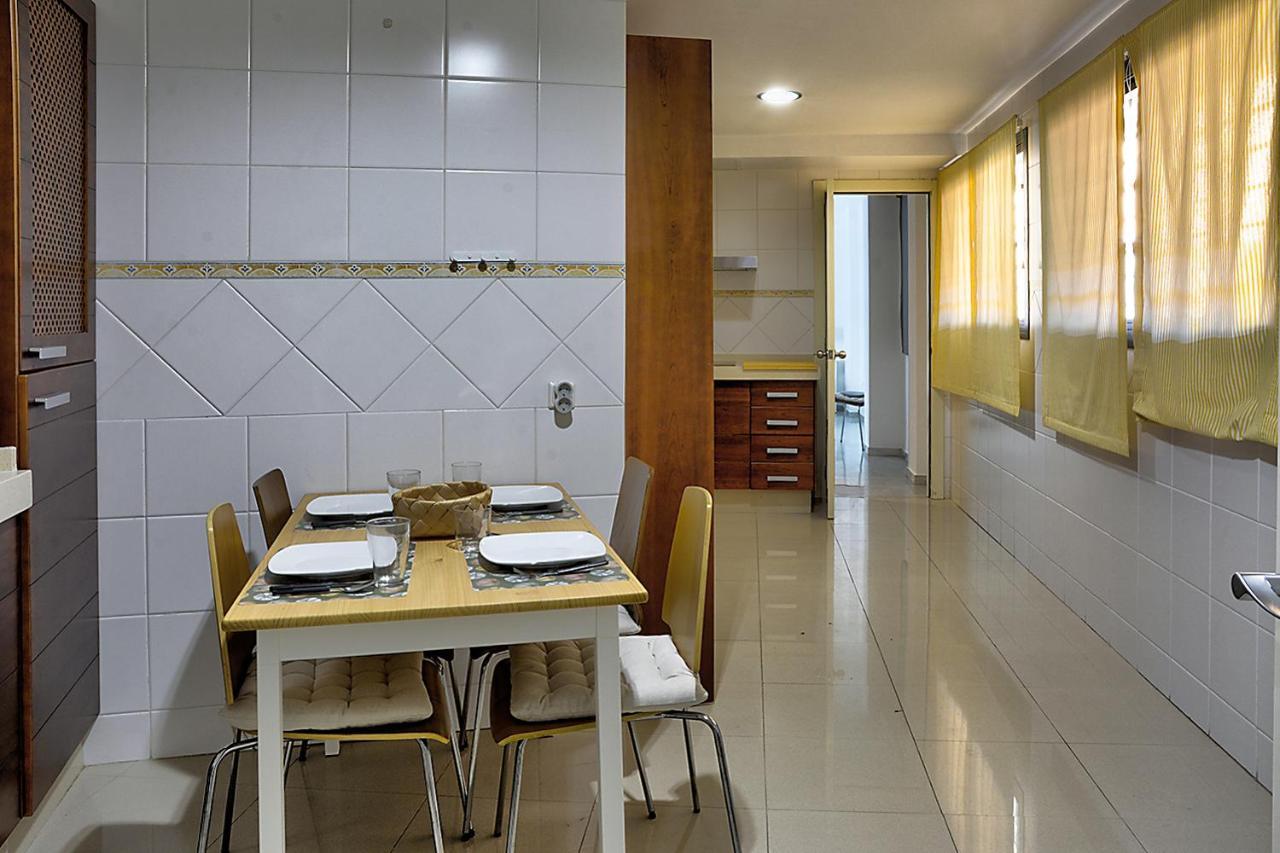 San Bernardo Family Apartment Seville Exterior photo